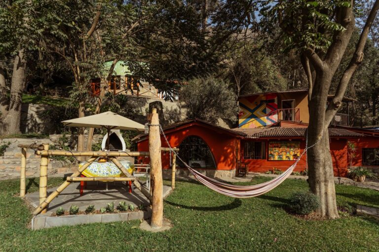 Jardines y áreas comunes de Santa Eulalia Bungalows